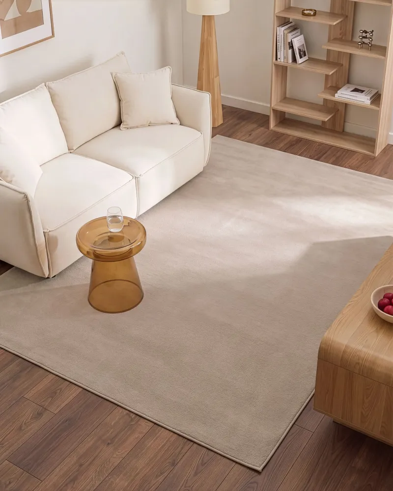 Tappeto shaggy beige distinto 160 x 230 cm DEMRE