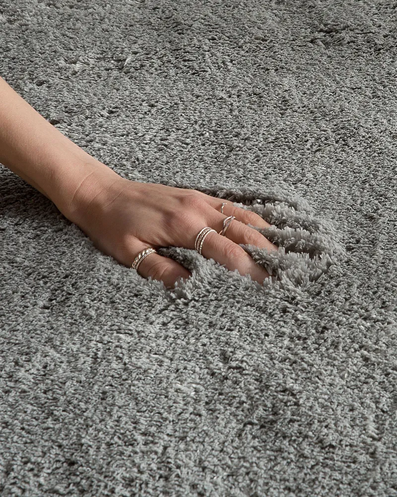 Tappeto shaggy grigio limpido 80 x 150 cm EVREN