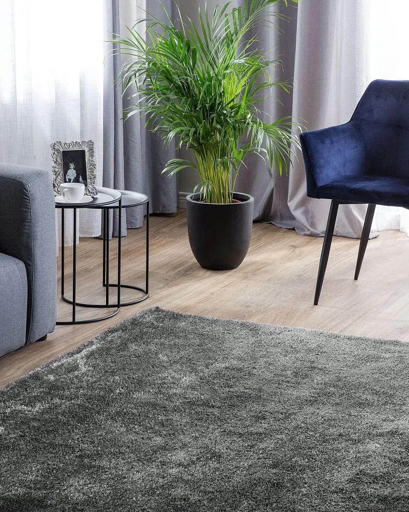 Tappeto shaggy grigio nero 140 x 200 cm DEMRE