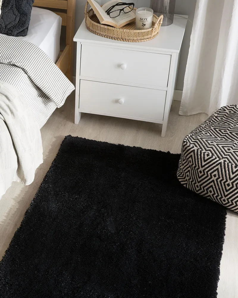 Tappeto shaggy nero 80 x 150 cm EVREN