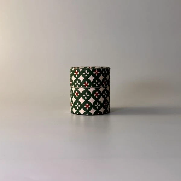 Contenitore per il tè Natsume – Washi Green su alluminio, pezzo unico fatto mano dal Giappone
