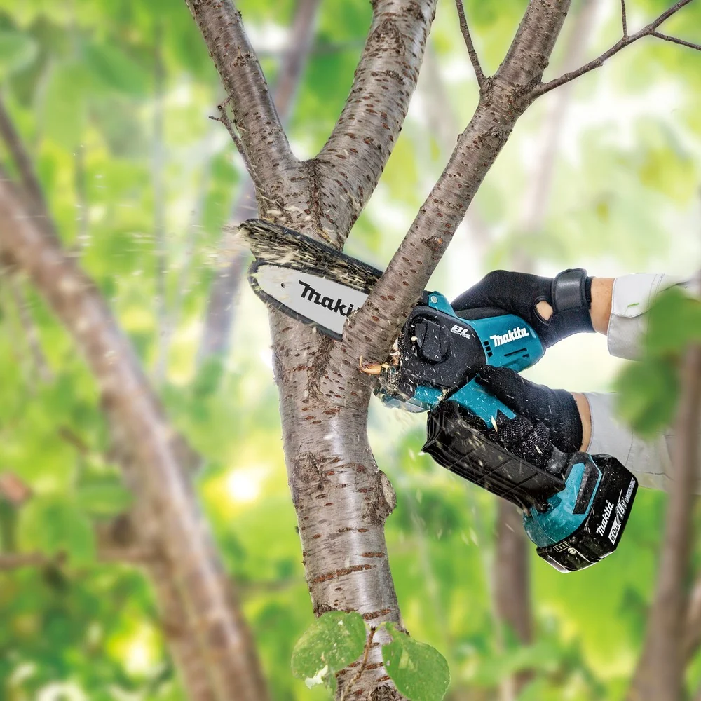 POTATORE CATENA MAKITA 15cm BATTERIA 18V BRUSHLESS scatola cartone - DUC150Z