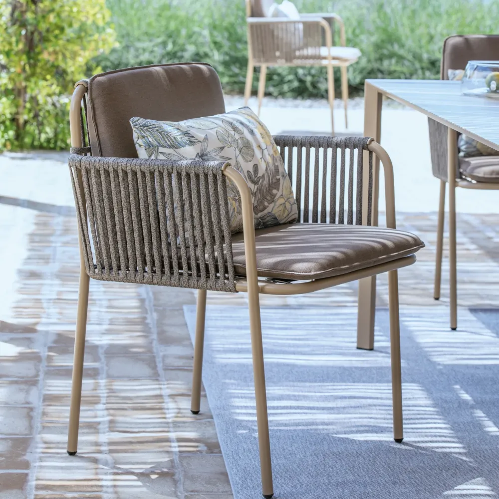 Set di 2 sedie lounge con cuscino e schienale corda "Key West" impilabili