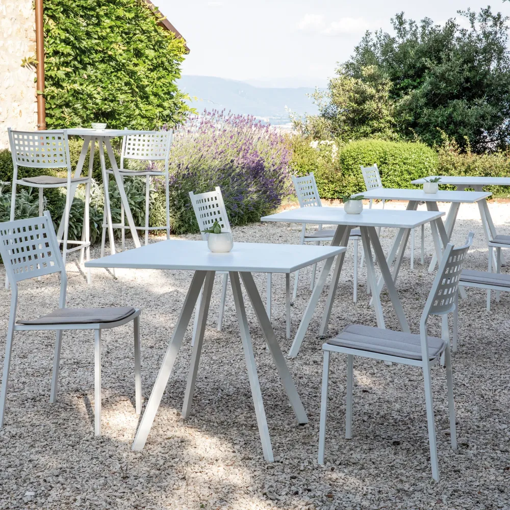 Set di sedie metallo impilabili da giardino "Alice" senza braccioli cm 43x48 85h