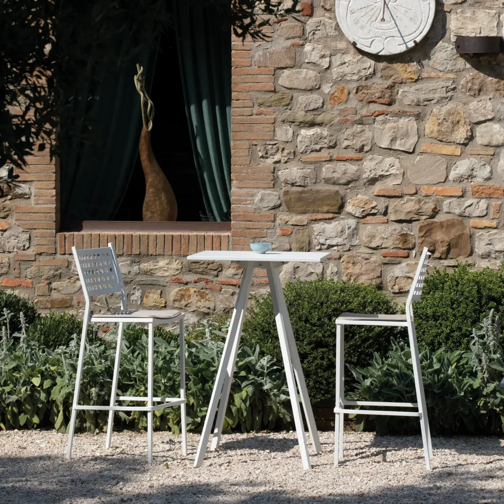Sgabello metallo recente impilabile da giardino "Alice" cm 44x51 107h