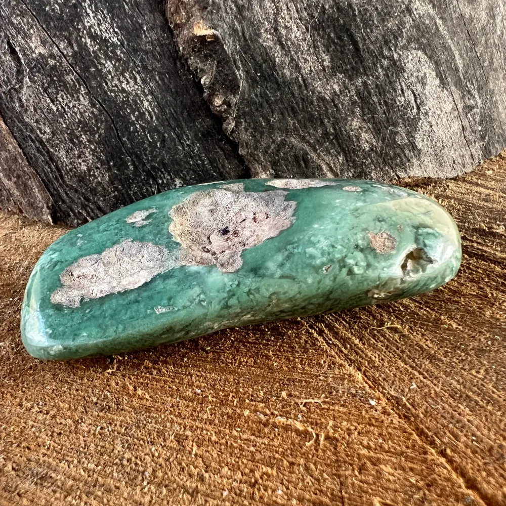 Crisoprase palma di smeraldo modello 9 dallo Zimbabwe