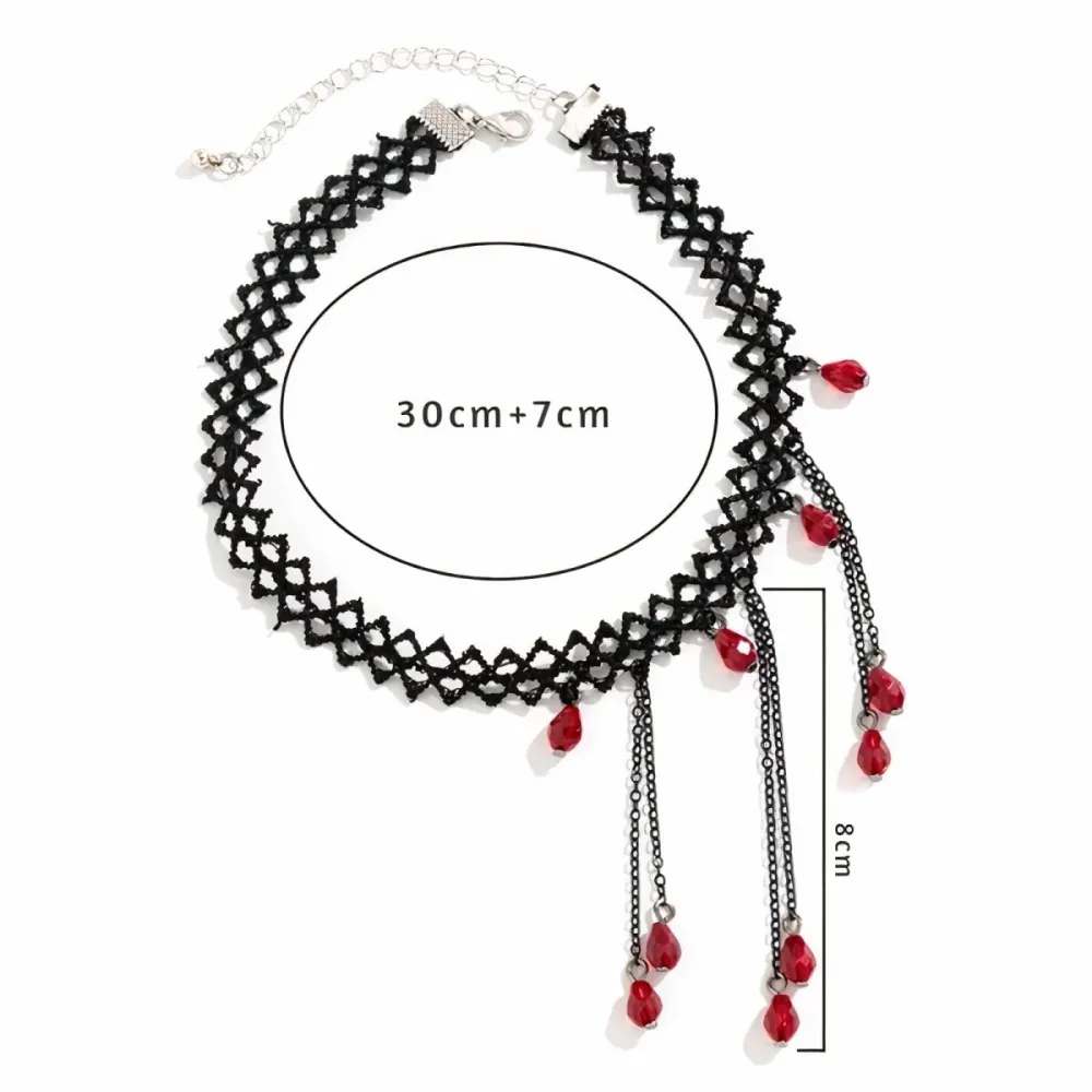 Girocollo pizzo nero con cristalli rossi stile gotico