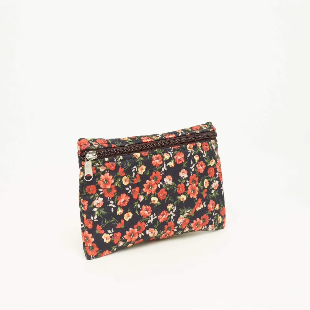 POCHETTE STOFFA | NERO CON FIORI ROSSI