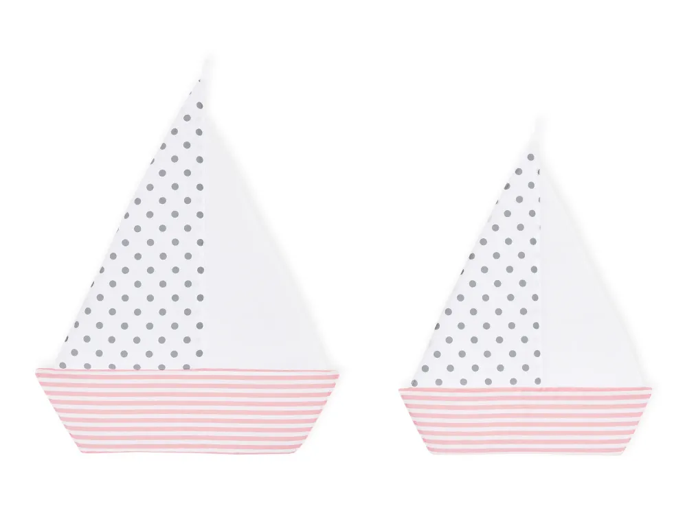 Punti grigi della barca vela su bianco