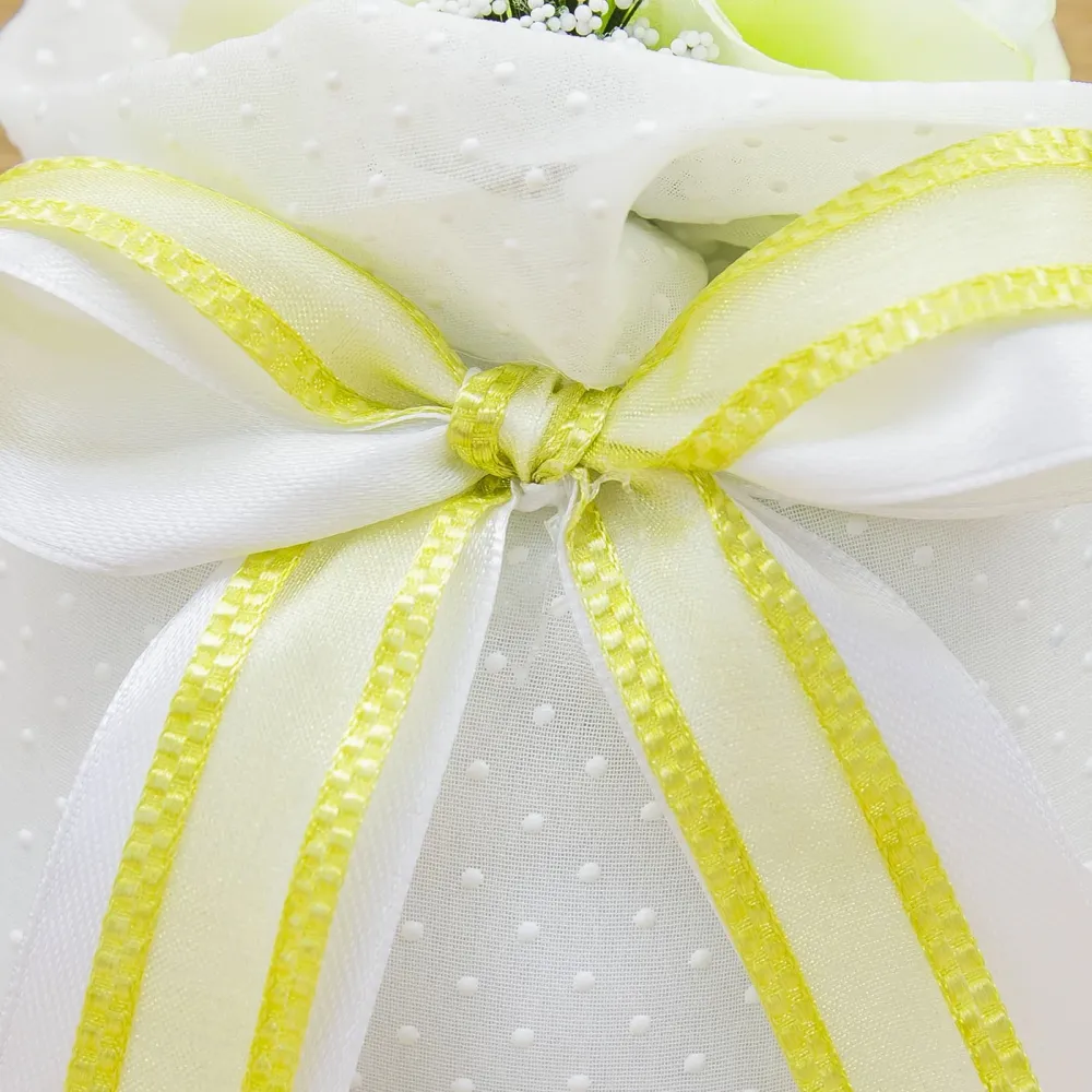 Sacchetto Bianco Pois con Fiori Verdi e Sali Profumati La Vie en Rose