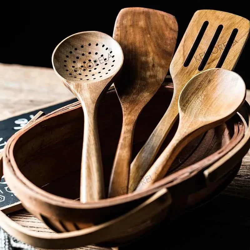 Set 9 Cucchiai e Utensili da Cucina Legno di Teak con Porta Utensili Incluso