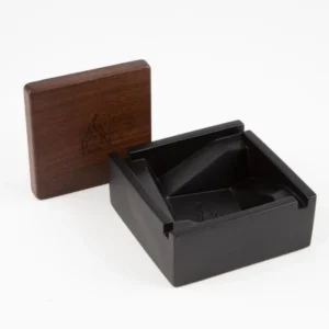 BRNT Briq - Concrete Ashtray w/ Legno scuro Lid -Limited Edition con Cuscini Inclusi