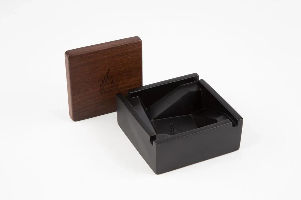 BRNT Briq - Concrete Ashtray w/ Noce Lid -Limited Edition - Con Cuscini Inclusi