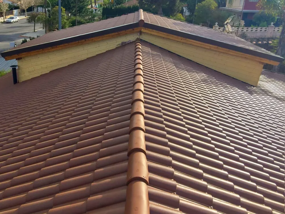 Frontale colmo tondo tegola plastica color terracotta confezione 2 pz