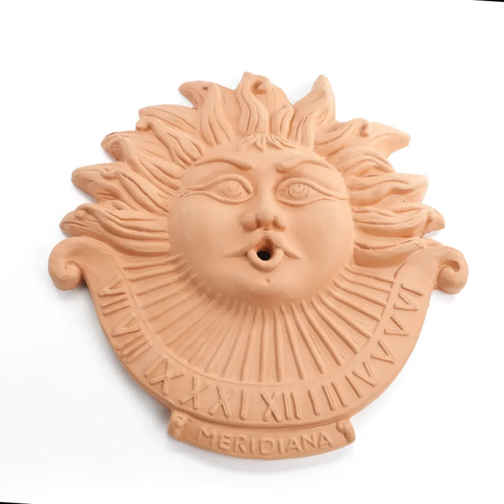 Meridiana da Parete Terracotta Artigianale – Forma di Sole, Orologio Solare Decorativo per Esterni