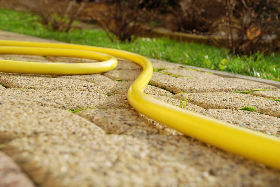 Cellfast 10-201 PLUS Garden Hose Pipe 1/2" 50m 3 Layers UV-Resistant Solido 25 Bar Algae Resistant con Spugne Filtranti In...