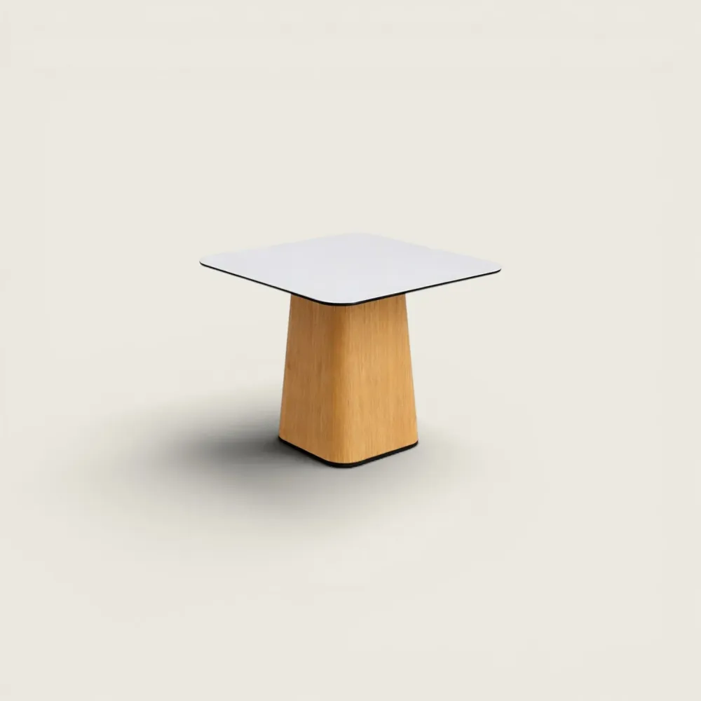 <tc>Allermuir</tc>Tavolino laterale quadrato - Ristrutturato