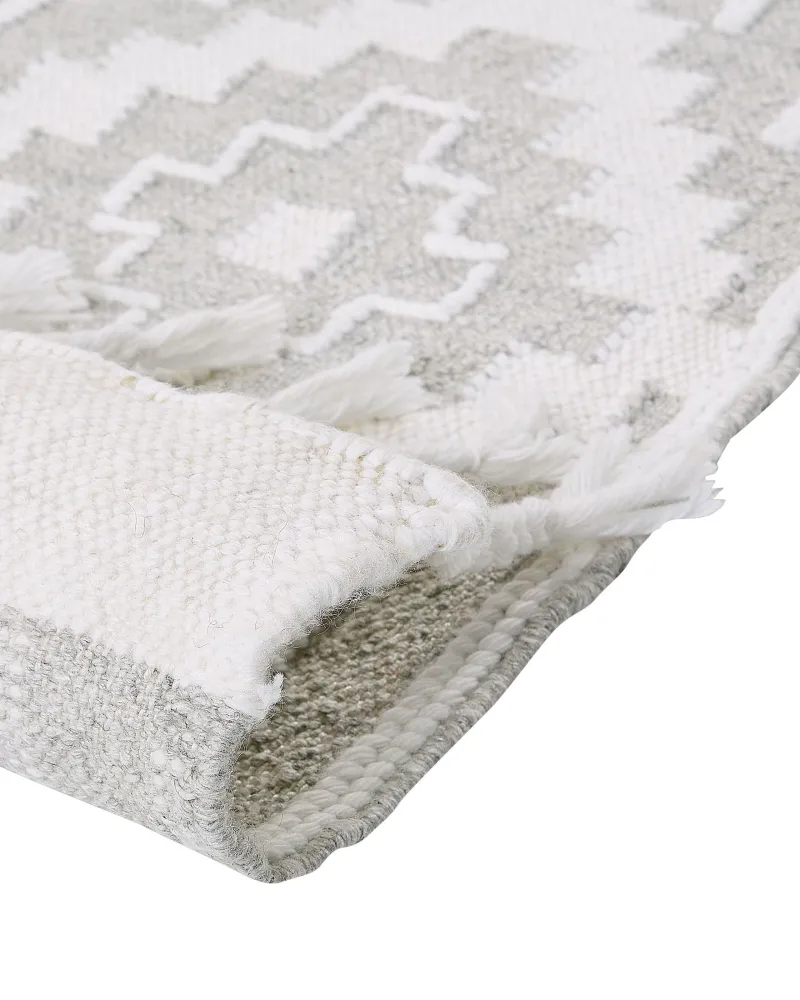 Tappeto da esterno grigio e bianco 140 x 200 cm TABIAT con Custodia Protettiva