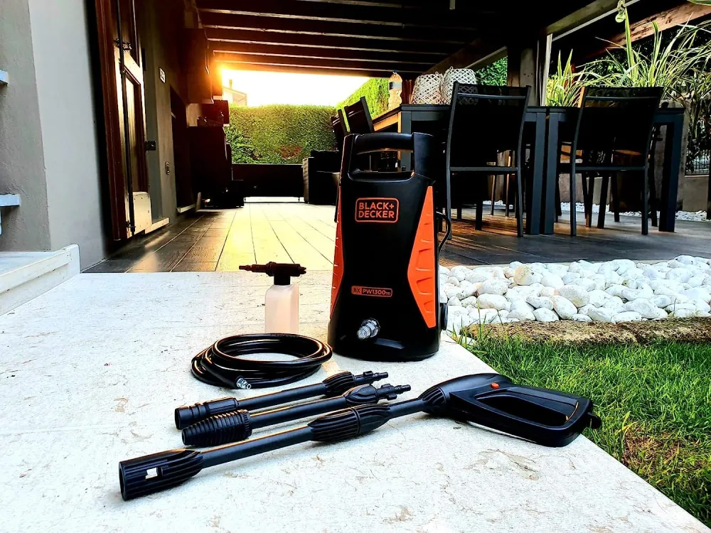 Idropulitrice Compatta ad Alta Pressione con Accessori 1300W 100 Bar 360 l/h