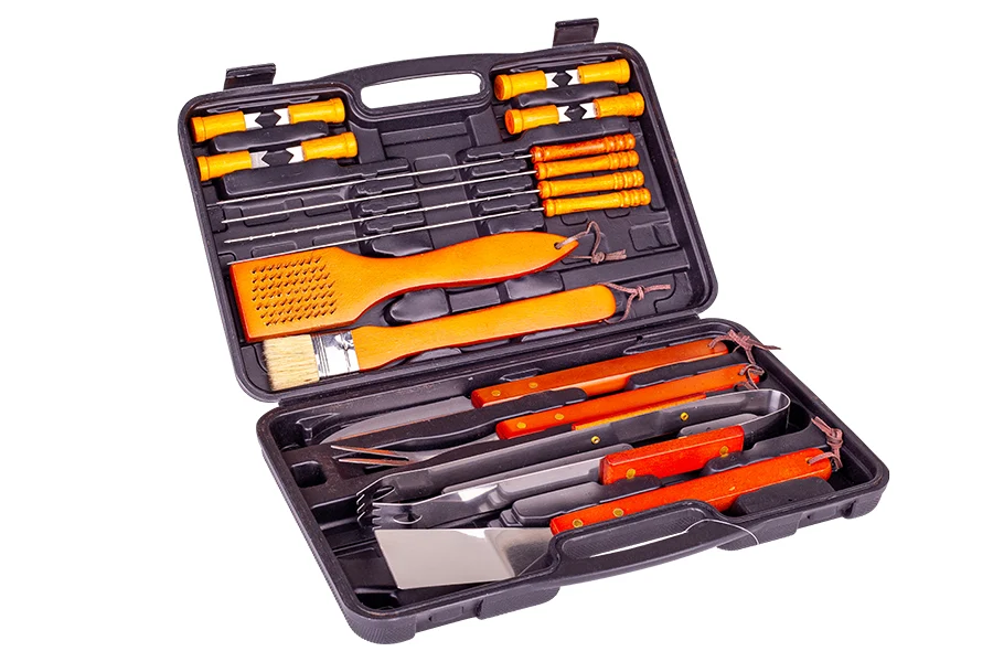 Valigetta con accessori per barbecue acciaio e legno - la valigetta contiene 18 accessori
